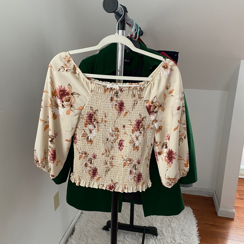 Women’s floral blouse small